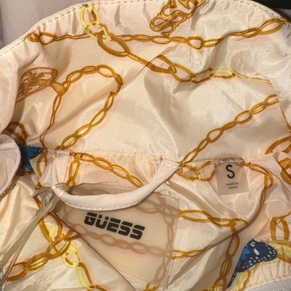 Guess Set - Picture 3 of 3